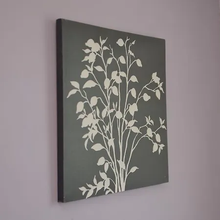 Base Bridge - Centre - Free Parking