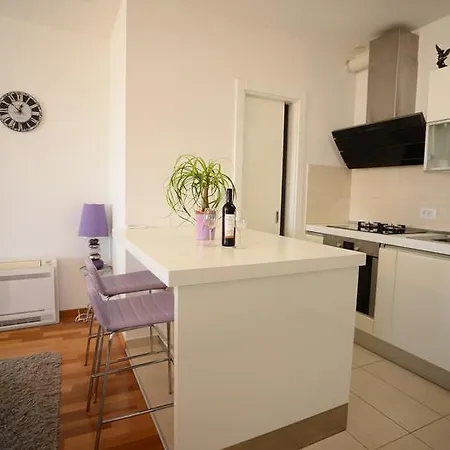 Apartman Base Bridge - Centre - Free Parking Zára