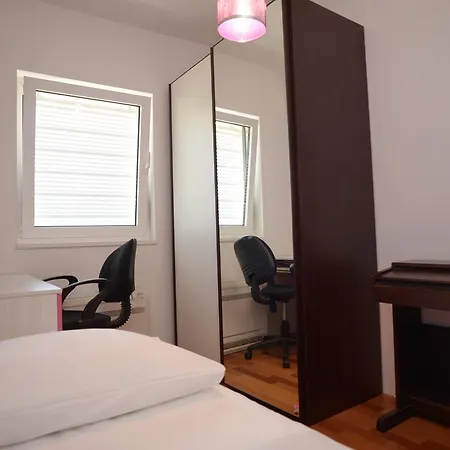 Base Bridge - Centre - Free Parking * Zára